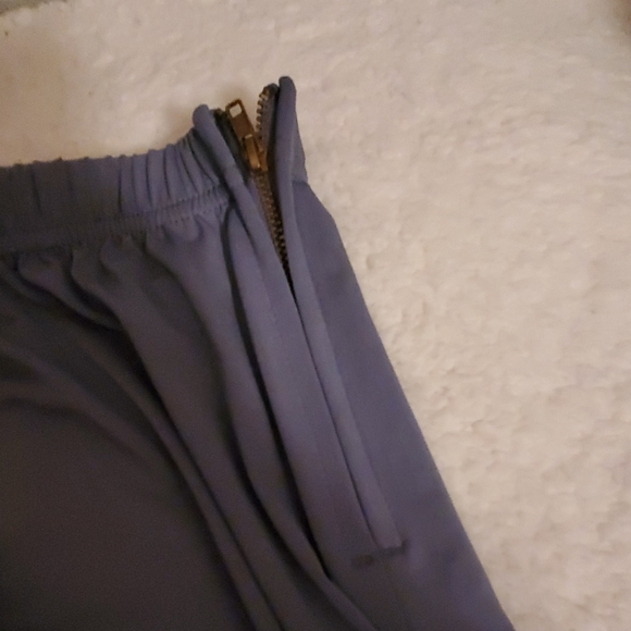 Lisa Rinna Capri Joggers (RARE COLOR) Small - Picture 4 of 5